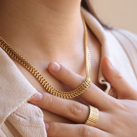 Waterproof gold plated double chain necklace - Picture 2 of 5